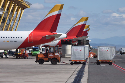 Las aerolíneas ofertan un 65% menos de asientos a España entre marzo y mayo