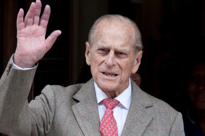 El martes 16 de febrero, como medida de precaución, el duque fue ingresado al hospital King Edward VII en Londres luego de varios días de sentirse indispuesto. Luego, fue sometido a una cirugía de corazón y dado de alta el 16 de marzo.