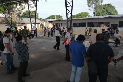 A lo largo de la arteria se ubican distintos colegios y escuelas por lo que agentes de la Agencia de Tránsito y Movilidad (ATM), cerraron algunos tramos.