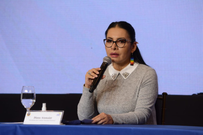 La presidenta del CNE, Diana Atamaint, en rueda de prensa, cerca de las 22:00 de este 12 de abril de 2021.