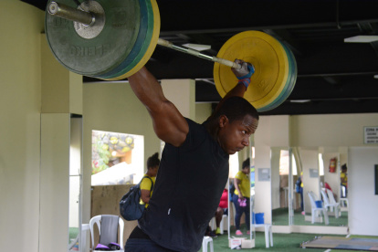 Recuperación. David Arroyo, quien sufría de una lesión, está al 100% e irá por los 109 kg.
