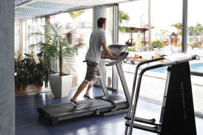 Cómo retomar tu rutina de ejercicios después de haber sido covid-19 positivo.