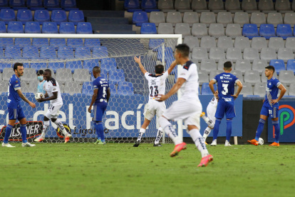 Emelec igualó contra Liga de Quito en el último duelo que se jugó en el Capwell.