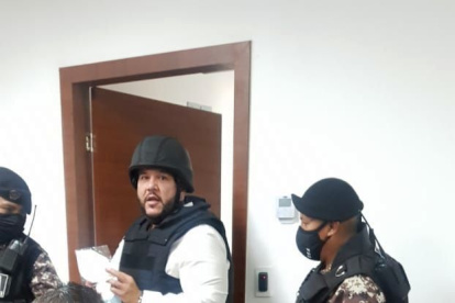 El 26 de septiembre se ordenó la prisión preventiva contra Jacobo Bucaram tras ser repatriado desde Colombia.