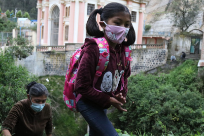 Valentina Arellano sortea a la suerte para cumplir con su anhelo de superarse.