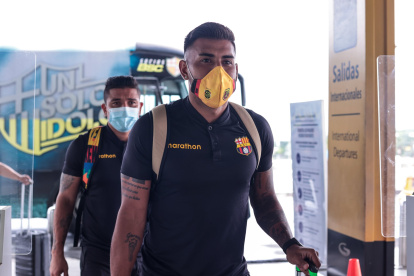 Barcelona viajó el domingo 18 de abril de 2021 hacia Brasil, donde visitará al Santos el martes 20.