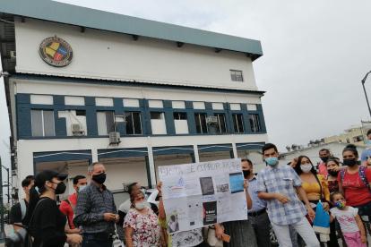 Jóvenes aseguraron haber gastado hasta 1.000 dólares entre pruebas físicas, médicas, del polígrafo, entre otros trámites.