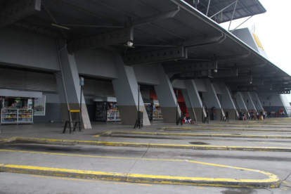 La Terminal Terrestre de Guayaquil luce vacía este 19 de abril tras anunciarse la paralización de transportistas.