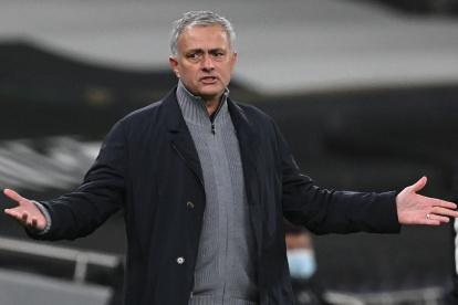 Jose Mourinho fue despedido por los malos resultados, por lo que sale de la élite del fútbol inglés