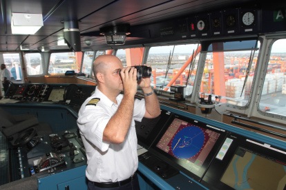 A la ciudad arriban todos los días barcos mercantes.