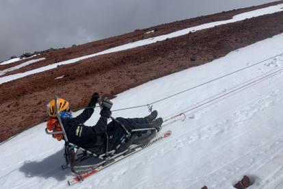 Sebastián Carrasco ascenderá el Cayambe como parte del proyecto One More Summit.