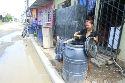 La gente de Durán debe lidiar con un abastecimiento por horarios. Las zonas más afectadas son la norte, la centrosur y la este.