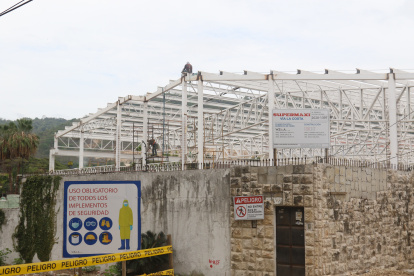 En la vía a la Costa se levanta un nuevo local de Supermaxi.