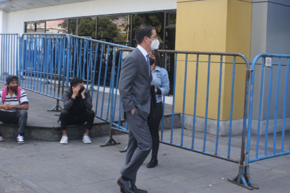 Defensa. Juan Pablo Ortiz defiende a Natalia Cárdenas, una de nueve procesados por delincuencia organizada.