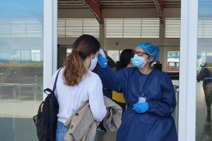 El control sanitario en los aeropuertos es parte de lo que vive el país con el coronavirus.