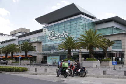 El centro comercial Quicentro Shopping cerró sus puertas este sábado 24 de abril de 2021, para acatar las medidas de confinamiento.