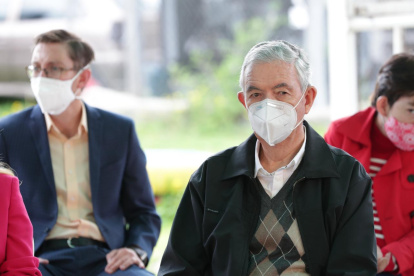 Alejandro Ribadeneira, ingeniero Eléctrico y máster en Matrimonio y Familia por la Universidad de Navarra. 
Navarra