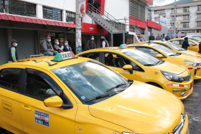 Hay más de 8.000 taxis regularizados en la capital. El gremio señala que no se cumplió con lo prometido por la Mesa de Movilidad.