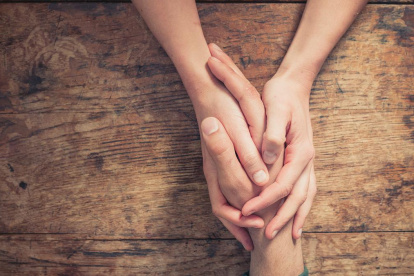 ​La Iglesia, además, reconoce la complejidad del tema por todo lo que representa la vida de la madre, la del niño por nacer y la de todos los que intervienen en el proceso.