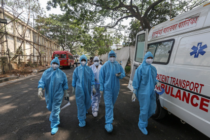 Los últimos datos emitidos por el Ministerio de Salud indio elevan el total de fallecidos a los 201.187