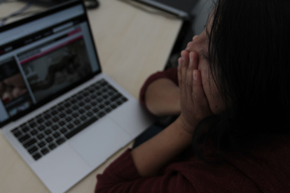 El acoso digital puede ser castigado hasta con seis meses de prisión.