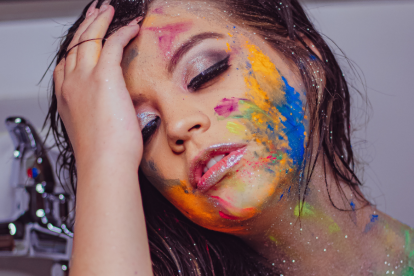 Michelle tiene 23 años.