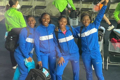 Anahí Suárez, Ángela Tenorio, Virginia Villalba y Marizol Landázuri celebran emocionadas el paso a la final.