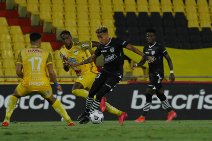 Barcelona vs Delfin en la fecha 10 del campeonato.