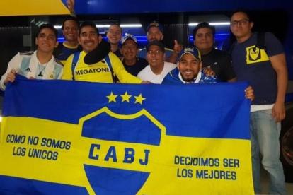Algunos de los integrantes de la agrupación, previo al partido ante Liga de Quito en 2019.