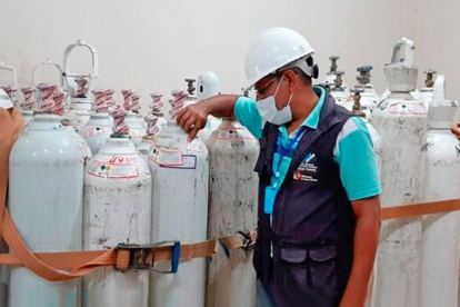 Las autoridades intensifican el control de precios y calidad de los tanques de oxígeno medicinal para evitar sabidurías.