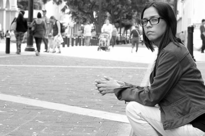 Nació en 1984. Tiene estudios de Diseño Gráfico y Comunicación. Su primer poemario fue La Ruta de la Ceniza que se publicó en 2017. Su trabajo fue recogido en la antología ‘Poesía latinoamericana 1980-1992’. Ganó el Premio internacional de poesía Vicente Huidrobo.