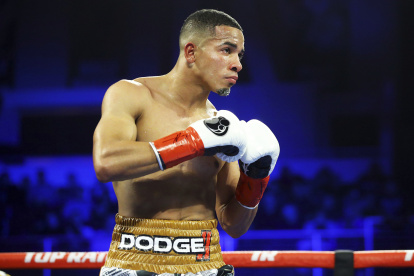El boxeador de 27 años pelea profesionalmente en la categoría peso ligero. A nivel Amateur representó a Puerto Rico en los Juegos Olímpicos de Londres 2012.