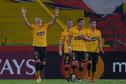 El único tanto lo convirtió Carlos Gracés.