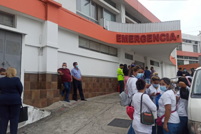 Los atacantes entraron por el área de emergencia de la clínica.