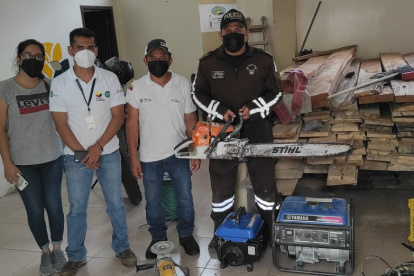 Madera y herramientas para cortarla en las zonas de reserva forestales han incautado personal de Ambiente y la Policía.