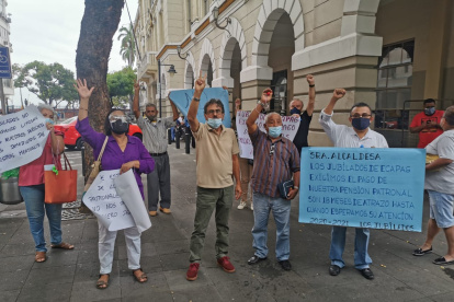 Son alrededor de 120 afectados los que dejaron de percibir su salario patronal que, apuntan, no es demasiado representativo.
