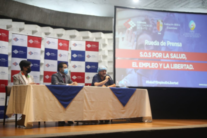 Este 6 de mayo de 2021 médicos y empresarios realizaron una rueda de prensa para sugerir medidas ante la COVID-19.