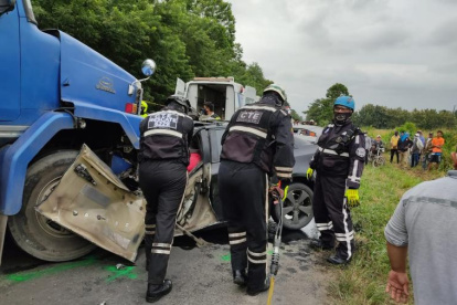 Así quedaron ambos vehículos tras la colisión.