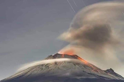 El volcán Sangay entró en actividad el jueves 6 de mayo por la noche.