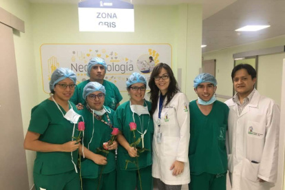 Ximena Garzón, anunciada como futura ministra de Salud, en una foto de febrero pasado con colegas, con ocasión del Día del Médico.