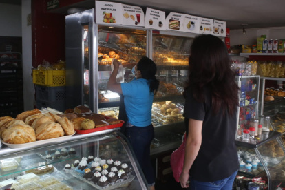 Panadería en el centro-norte de Quito. El sector señala que ha habido un fuerte incremento de insumos.