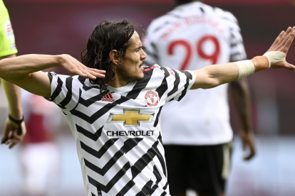 Edinson Cavani tiene una gran presente en el fútbol inglés, sumando 15 anotaciones.