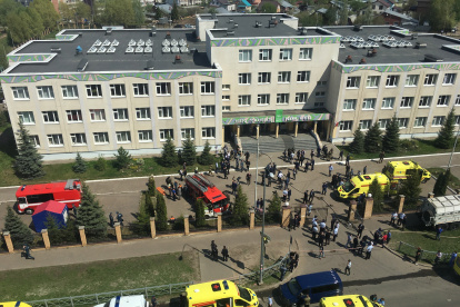 Las autoridades rusas informaron de ocho el número de fallecidos en el tiroteo ocurrido este martes en una escuela de la ciudad de Kazán, en el suroeste del país  Anton Raykhshtat / EFE