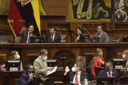 Encuentro. La mayoría de presentes se llevaron una foto de recuerdo. Los discursos fueron en tono de despedida.