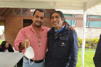 El asambleísta electo junto al excandidato presidencia de Pachakutik, Yaku Pérez.