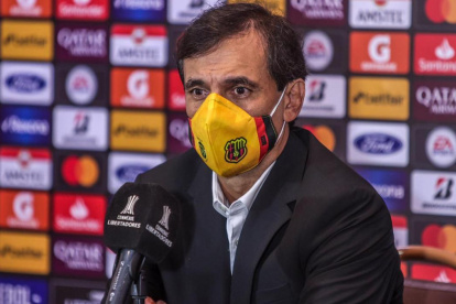 Fabián Bustos reconoció que el Ídolo cometió errores en Bolivia.