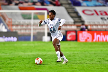 Romario Ibarra ingresó el segundo tiempo ante el América.