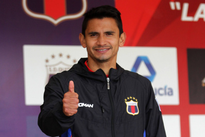 Luis Fernando Saritama pondrá fin a su dilatada carrera en el fútbol profesional. Se retirará defendiendo la camiseta del Deportivo Quito.