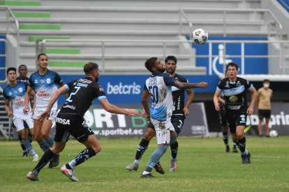 Manta dominó la mayor parte del encuentro y pudo quedarse con los tres puntos, de no mediar la falta de puntería