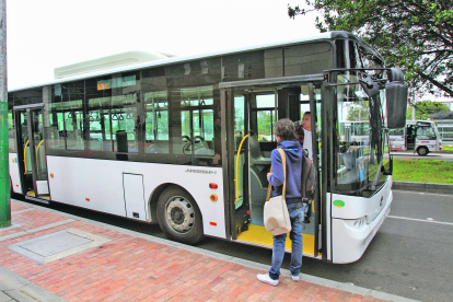 En 2019, tres empresas nacionales importaron buses eléctricos para mostrar su eficacia en la urbe.